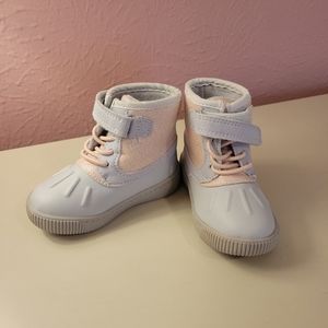 Carter's Snow Boots. Size: Toddler 5. Grey/Pink